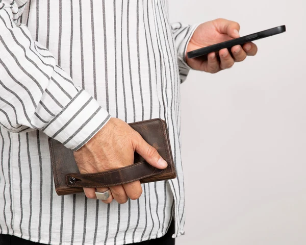 Elvoro genuine leather long wallet for men with multiple card slots