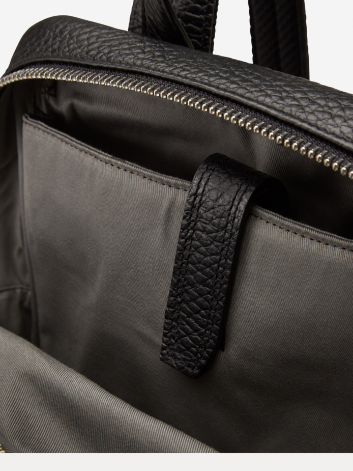 Crown Bag Pack black leather backpack
