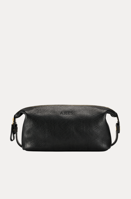 Mat Leather Travel Bag – Premium Black Leather Travel Pouch