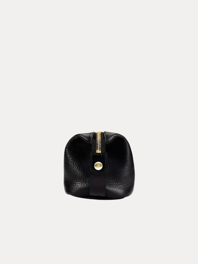 Mat Leather Travel Bag – Premium Black Leather Travel Pouch